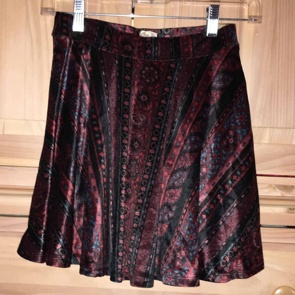 HOLLISTER VELVET SKIRT - Picture 2 of 4